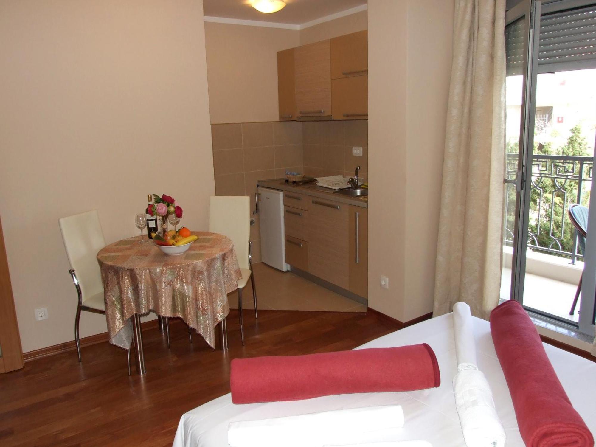 Apartments Oaza 2 Petrovac Стая снимка