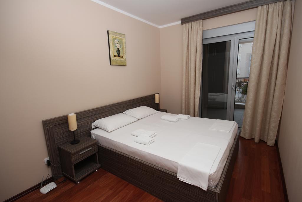 Apartments Oaza 2 Petrovac Екстериор снимка