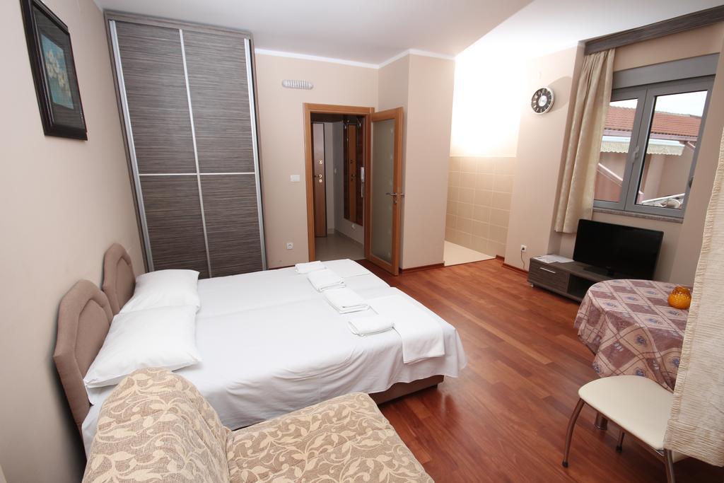 Apartments Oaza 2 Petrovac Стая снимка