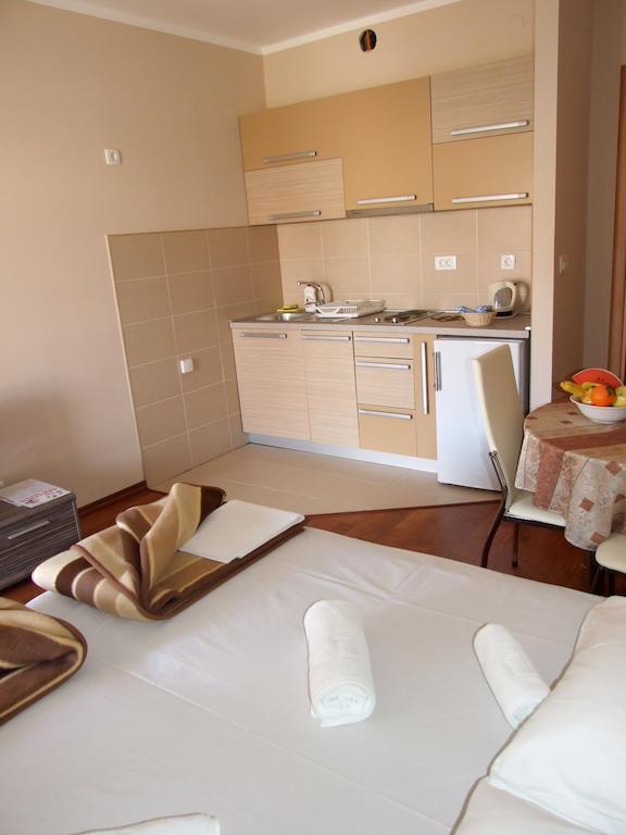 Apartments Oaza 2 Petrovac Екстериор снимка